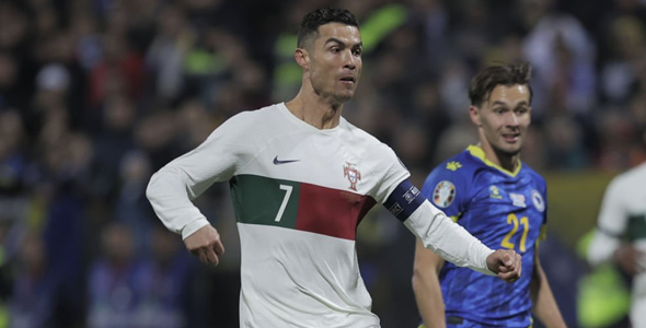 葡萄牙球星C罗连续两场欧国外上演梅开二度